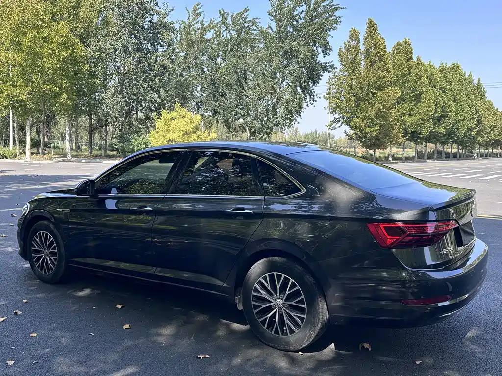 Volkswagen Sagitar — миниатюра 4