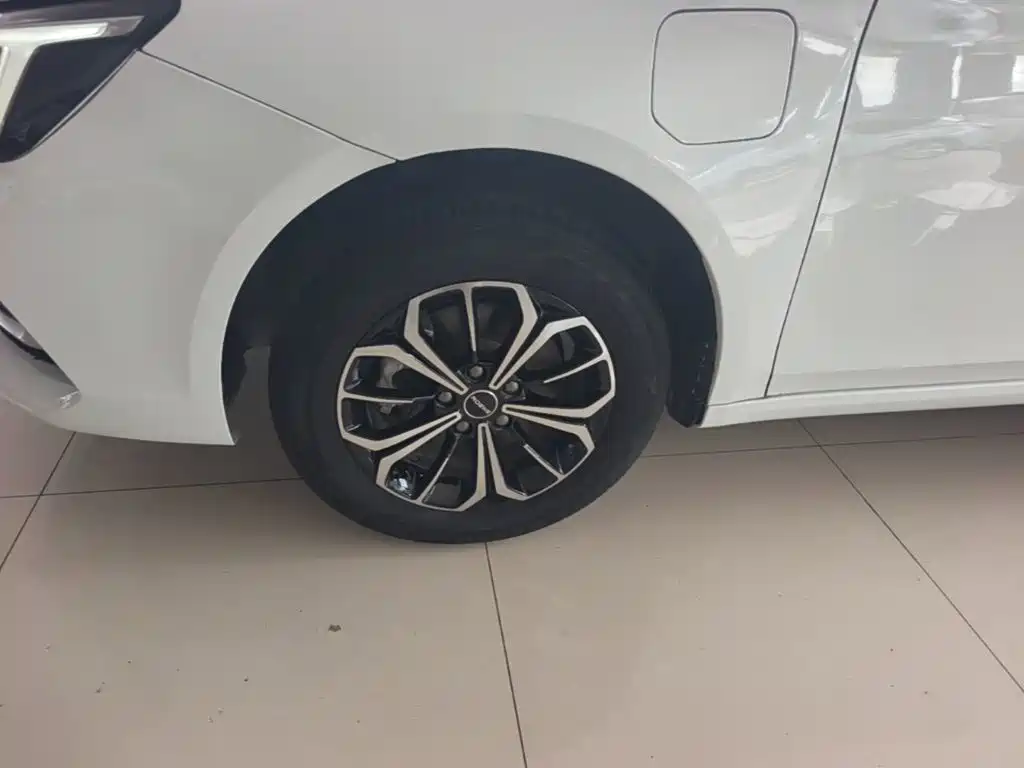 Roewe i6 MAX New Energy — миниатюра 23