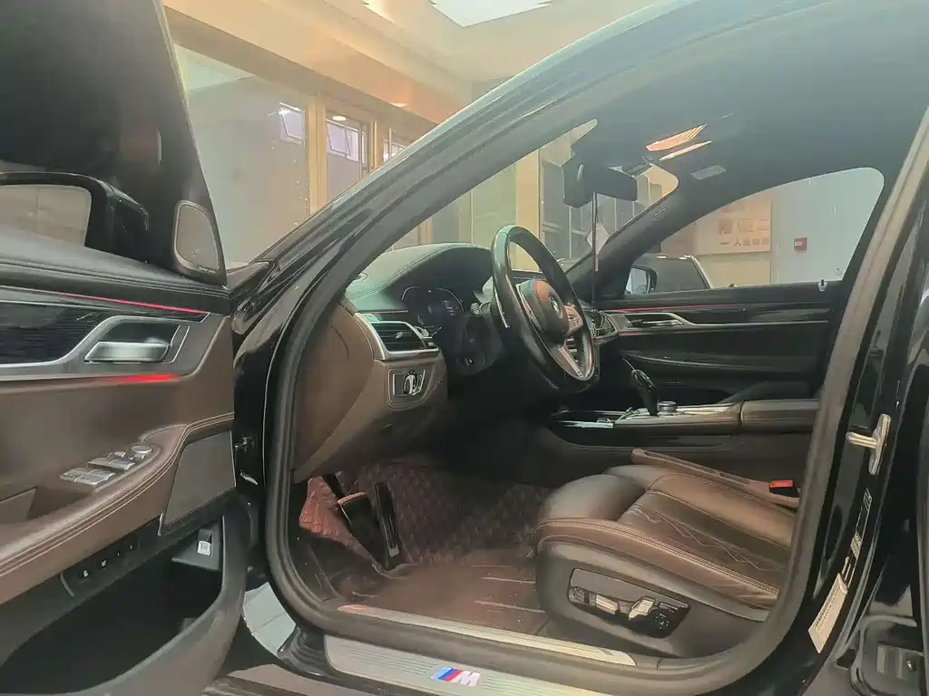 BMW 7 SERIES