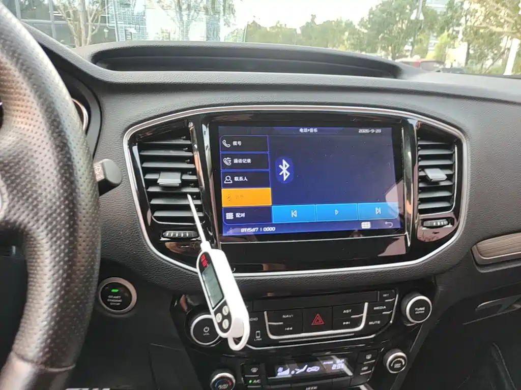 Geely Vision X6 — миниатюра 13