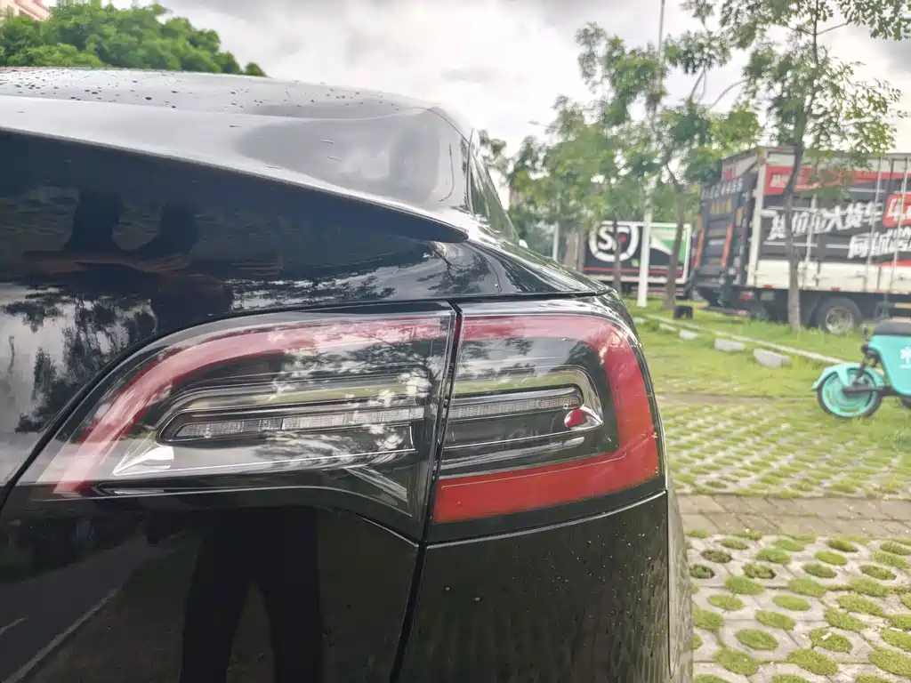 Tesla Model 3 2019 Performance