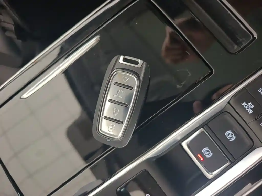 Roewe i6 MAX New Energy — миниатюра 9