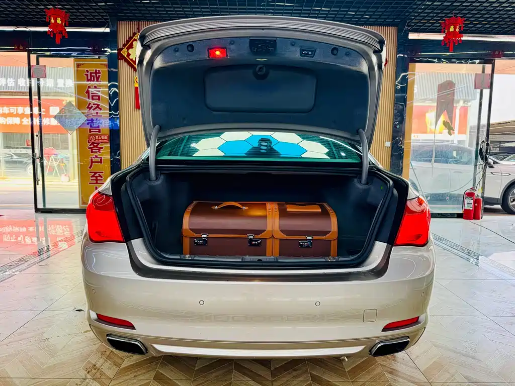 BMW 7 Series — миниатюра 18