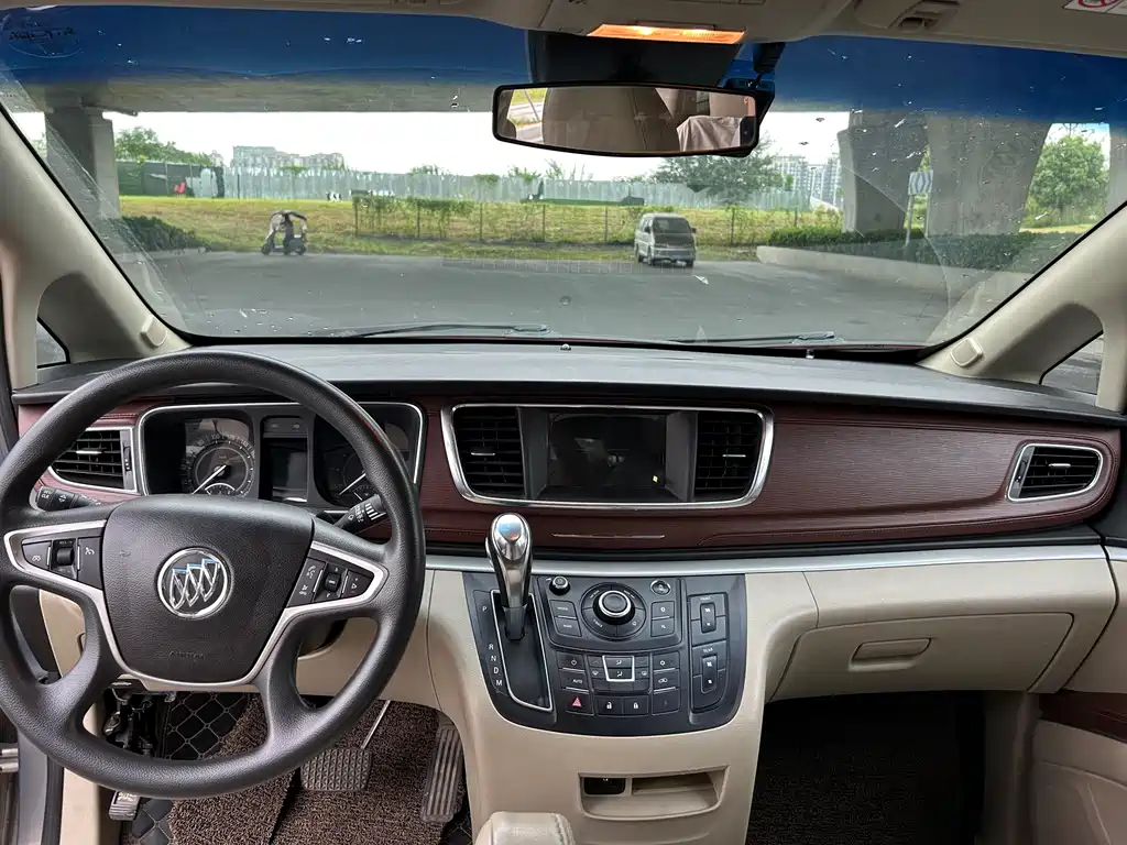 Buick GL8 — миниатюра 5