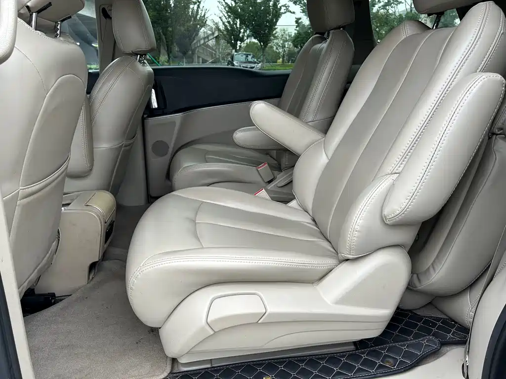 Buick GL8 — миниатюра 6
