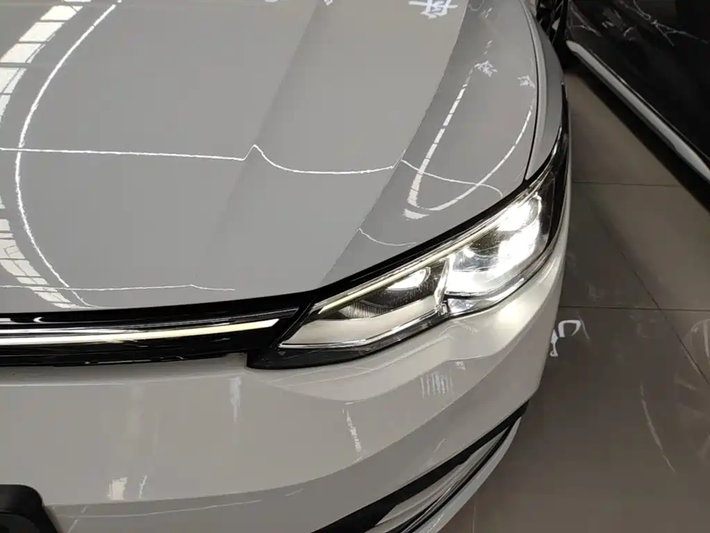 Volkswagen Golf — миниатюра 24