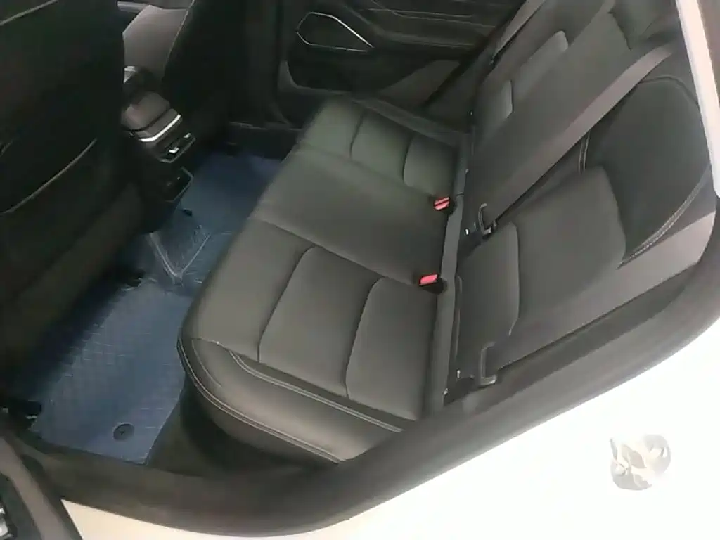 Geely Emgrand — миниатюра 17