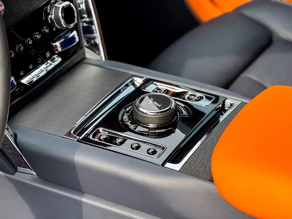 Rolls-Royce Cullinan 2024 мест