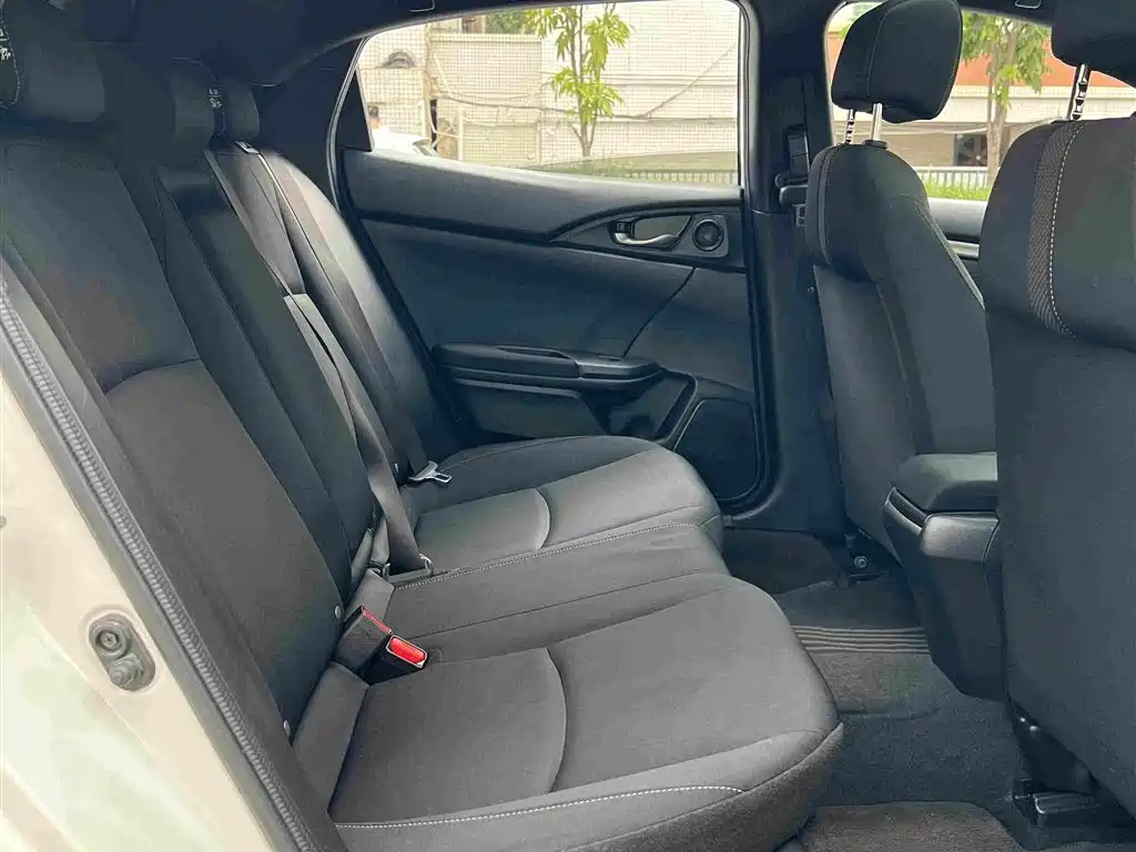 Honda Civic — миниатюра 10
