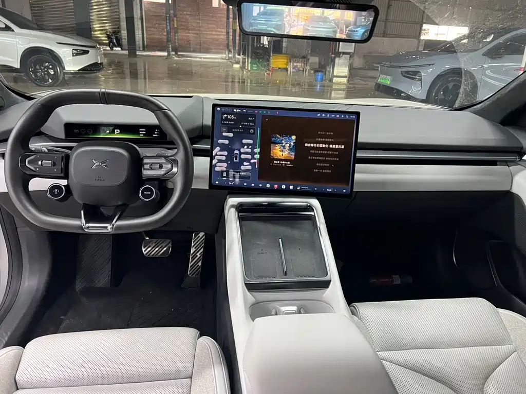 XPeng P7 — миниатюра 13