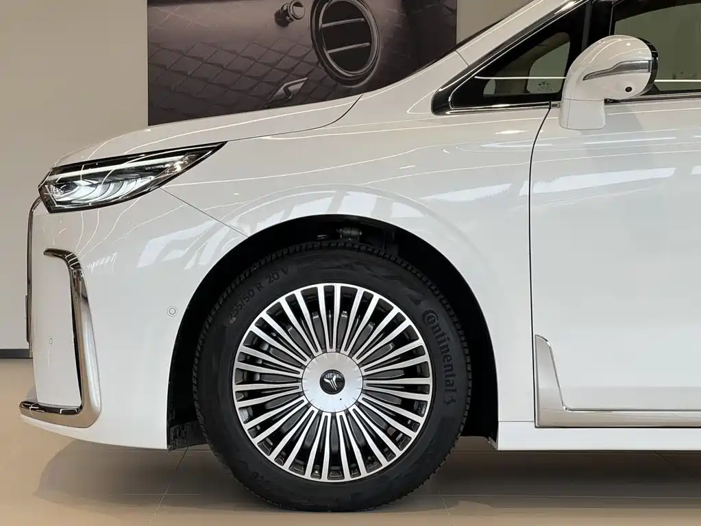 LANTU AUTOMOBILE LANTU DREAMER