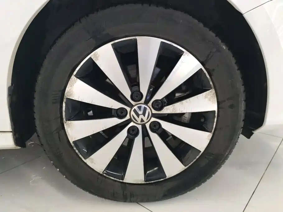 Volkswagen Sagitar — миниатюра 6