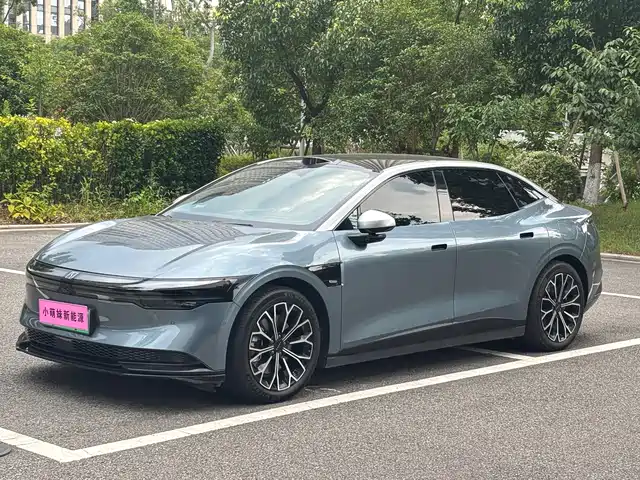 2024 Zeekr 007