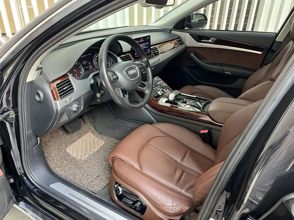 Audi A8 — миниатюра 7