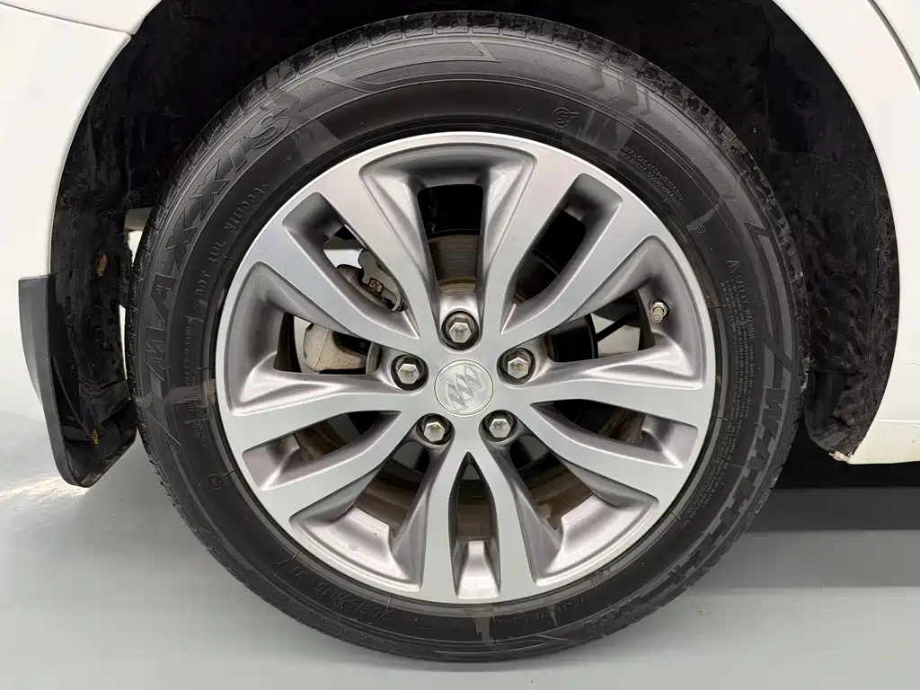 Buick Excelle — миниатюра 10