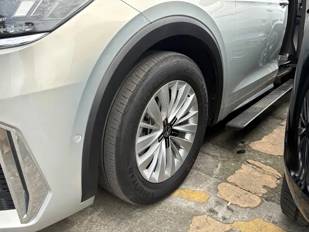 Volkswagen Viloran 2020 330TSI