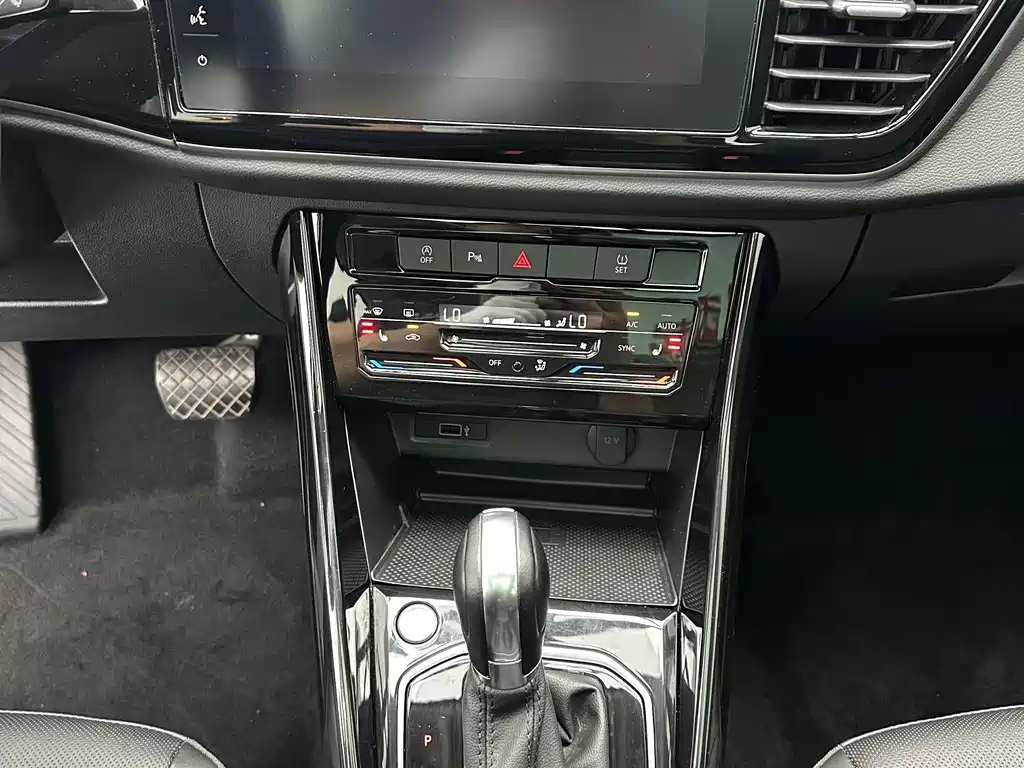 Jetta VS7 Black Edge Edition 1.4T Auto Glory Edition Pro, фото 15