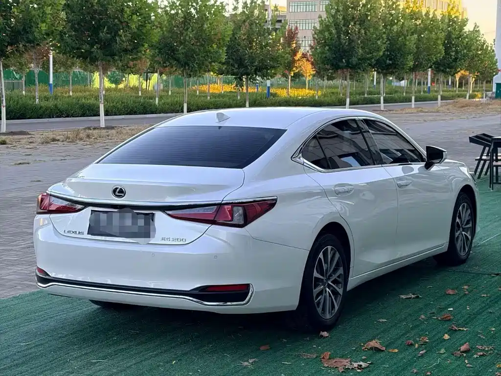 Lexus ES 2022 — фото 4