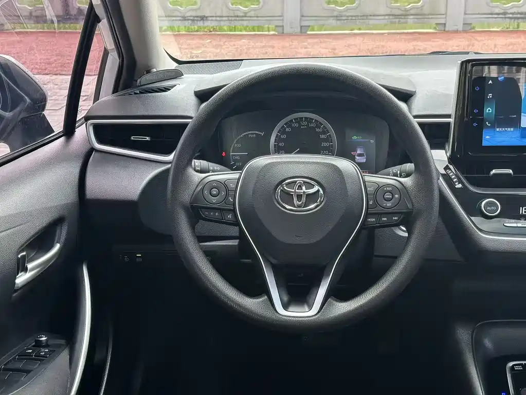 Toyota Corolla — миниатюра 10