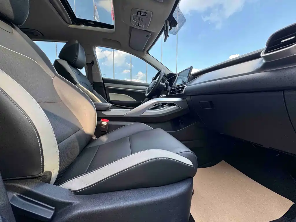 Geely Binyue — миниатюра 5