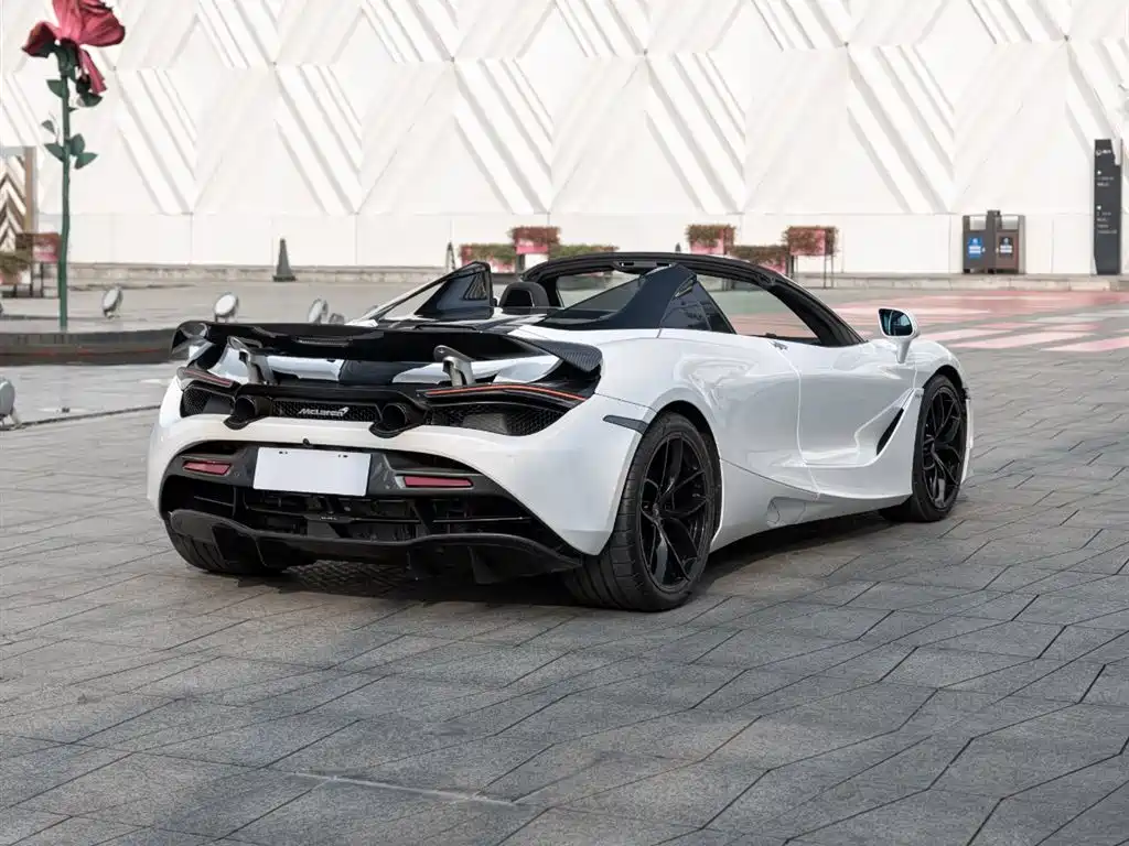 MCLAREN 720S