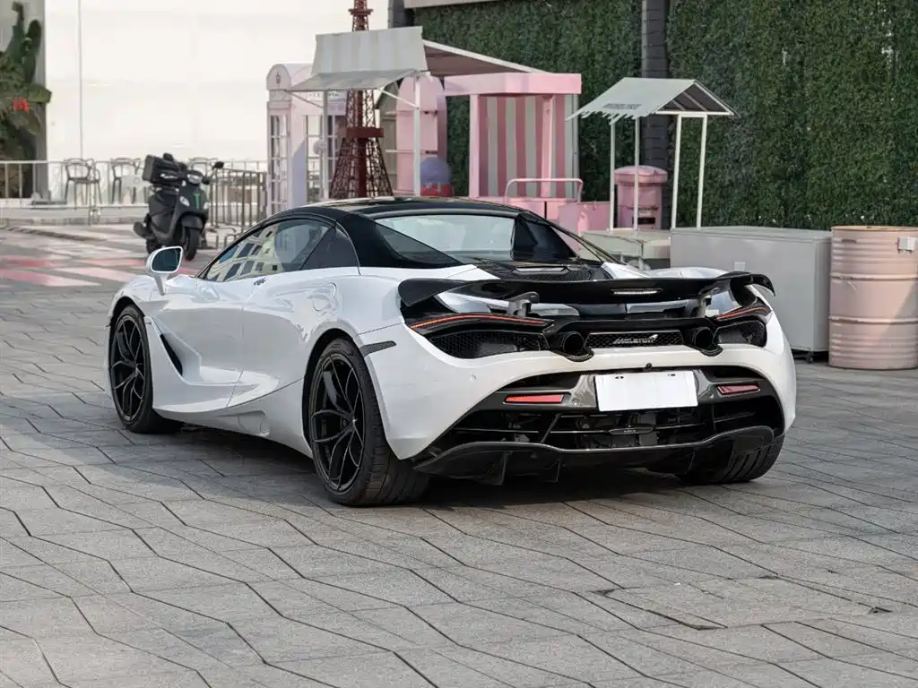 MCLAREN 720S