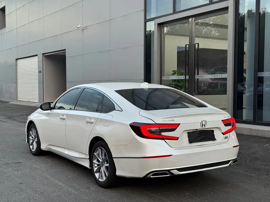 Honda Accord 2022 — фото 18