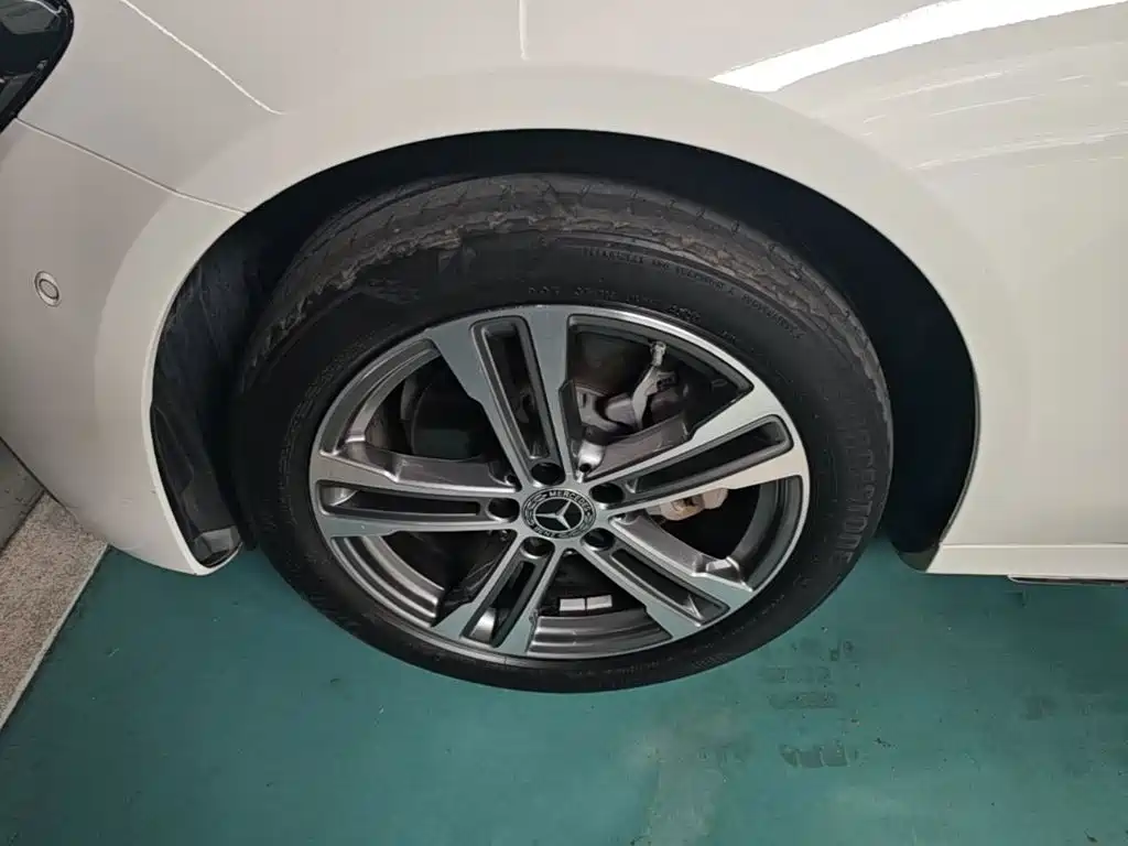 Mercedes-Benz E-Class — миниатюра 23