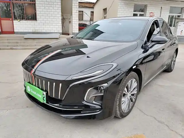 2023 Hongqi E-QM5