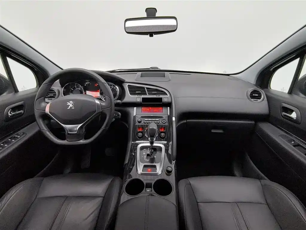 Peugeot 3008 2013 2.0L AT