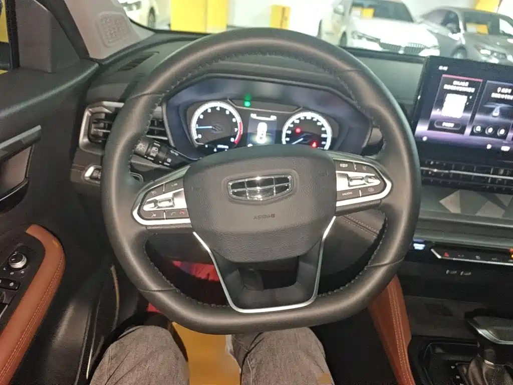 Geely Vision X6 — миниатюра 11