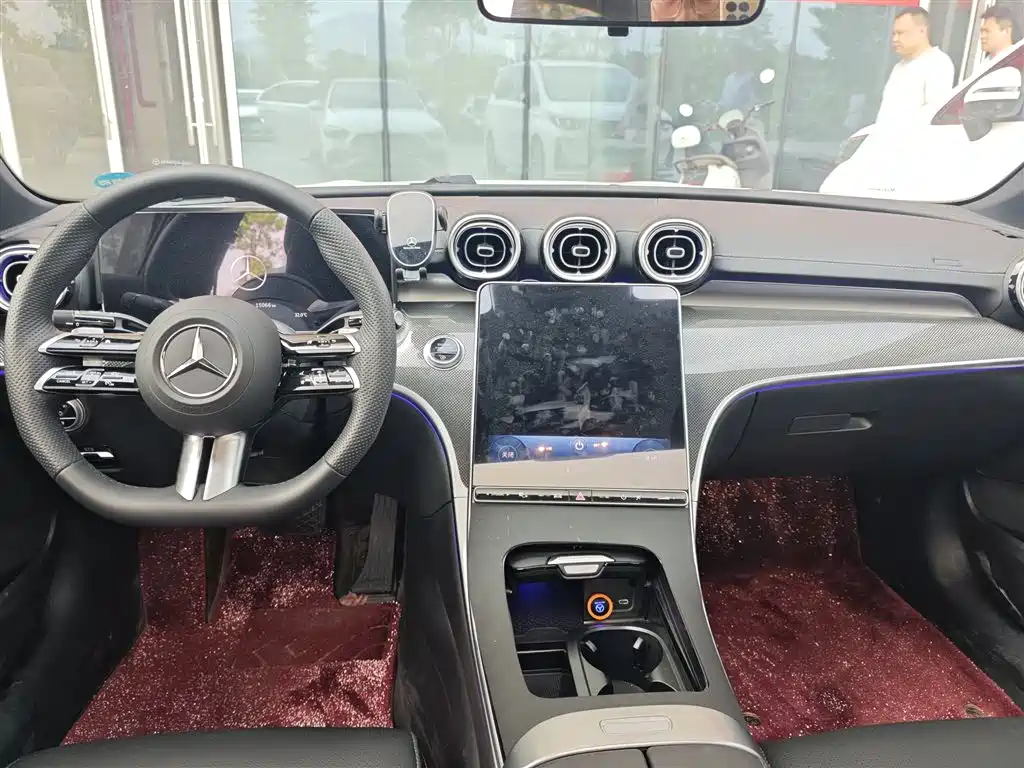 Mercedes-Benz C-Class — миниатюра 6