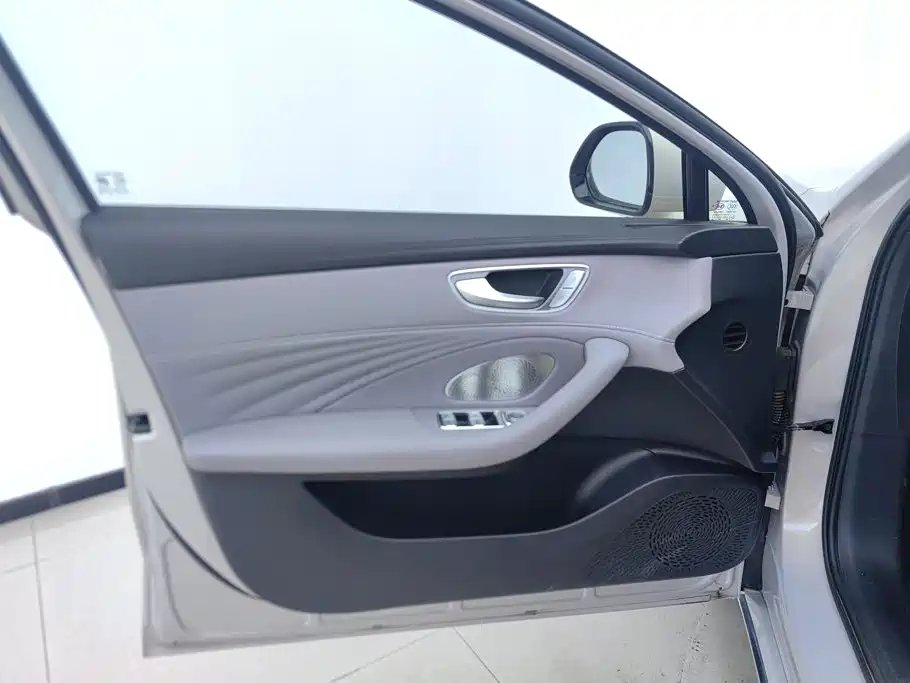 Roewe M7 DMH — миниатюра 7