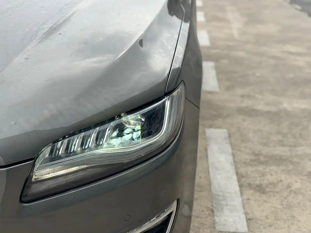 Lincoln MKZ — миниатюра 5