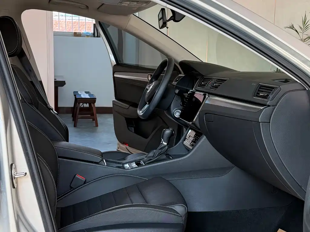 Skoda Superb — миниатюра 16