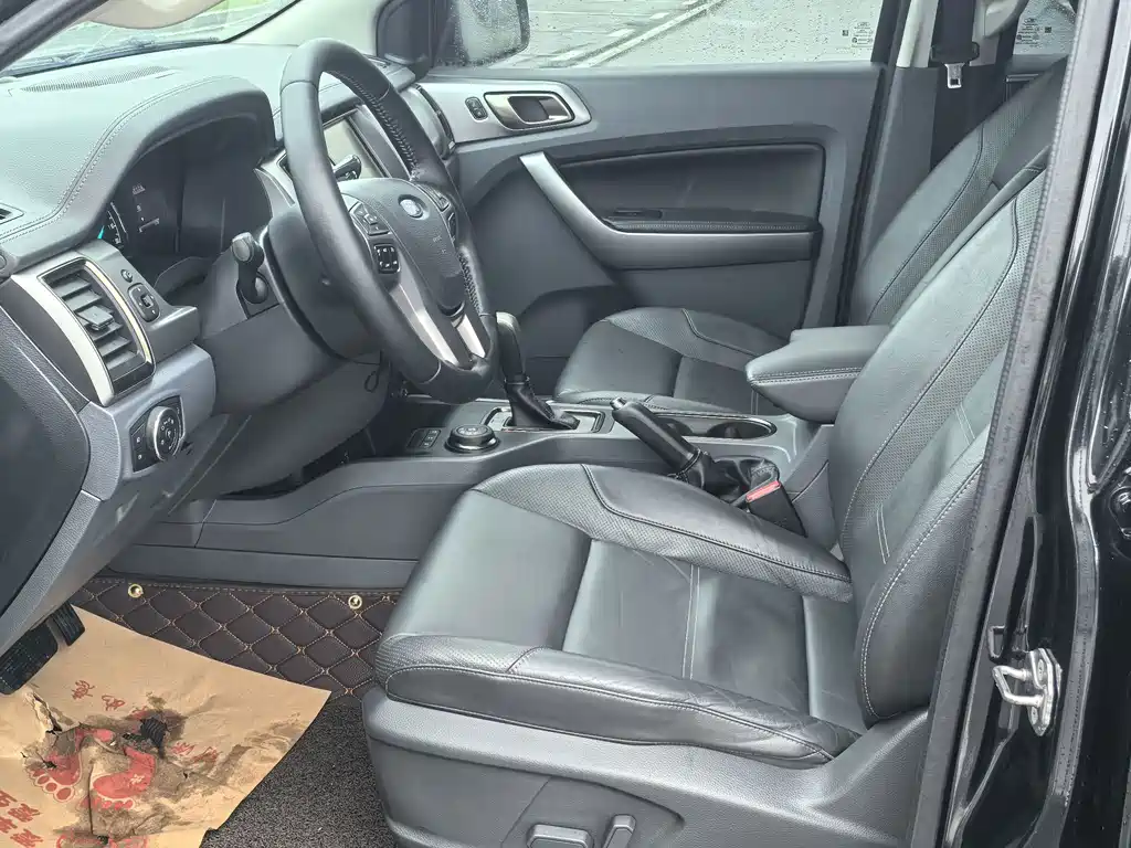 Ford Everest — миниатюра 4