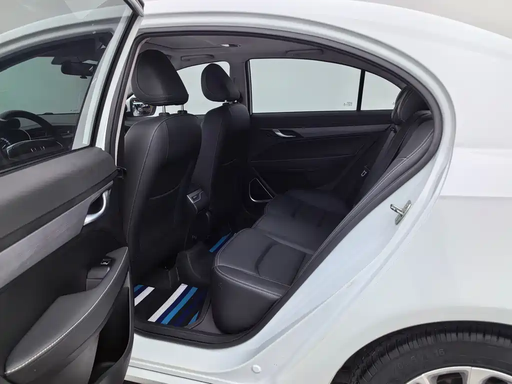 Geely Emgrand — миниатюра 20