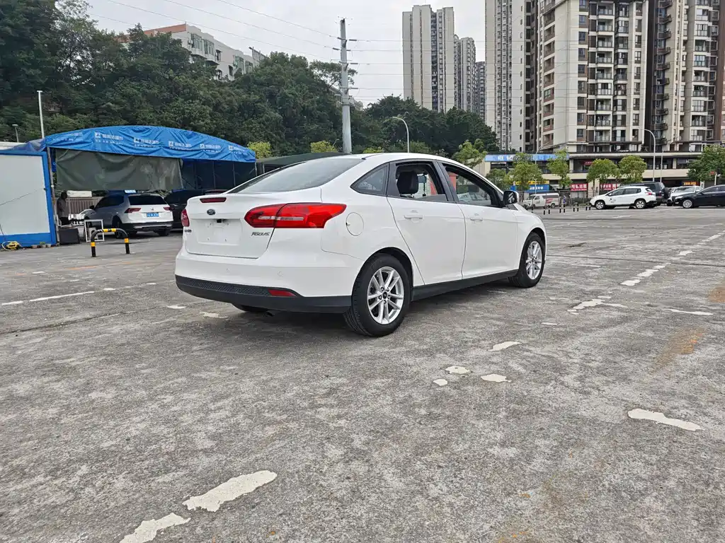 Ford Focus — миниатюра 7