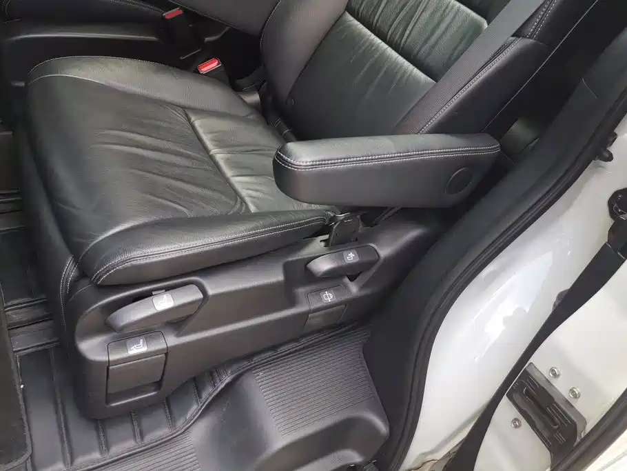Honda Elysion — миниатюра 11