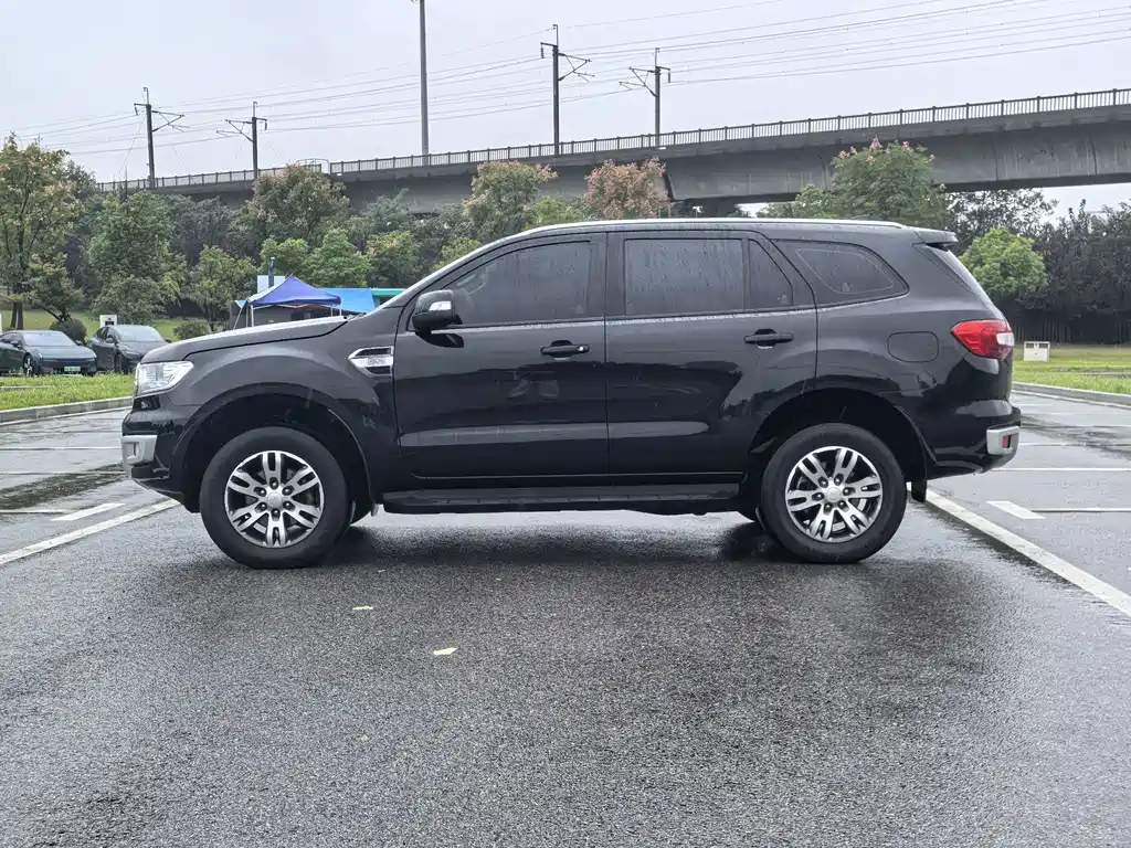 Ford Everest — миниатюра 3
