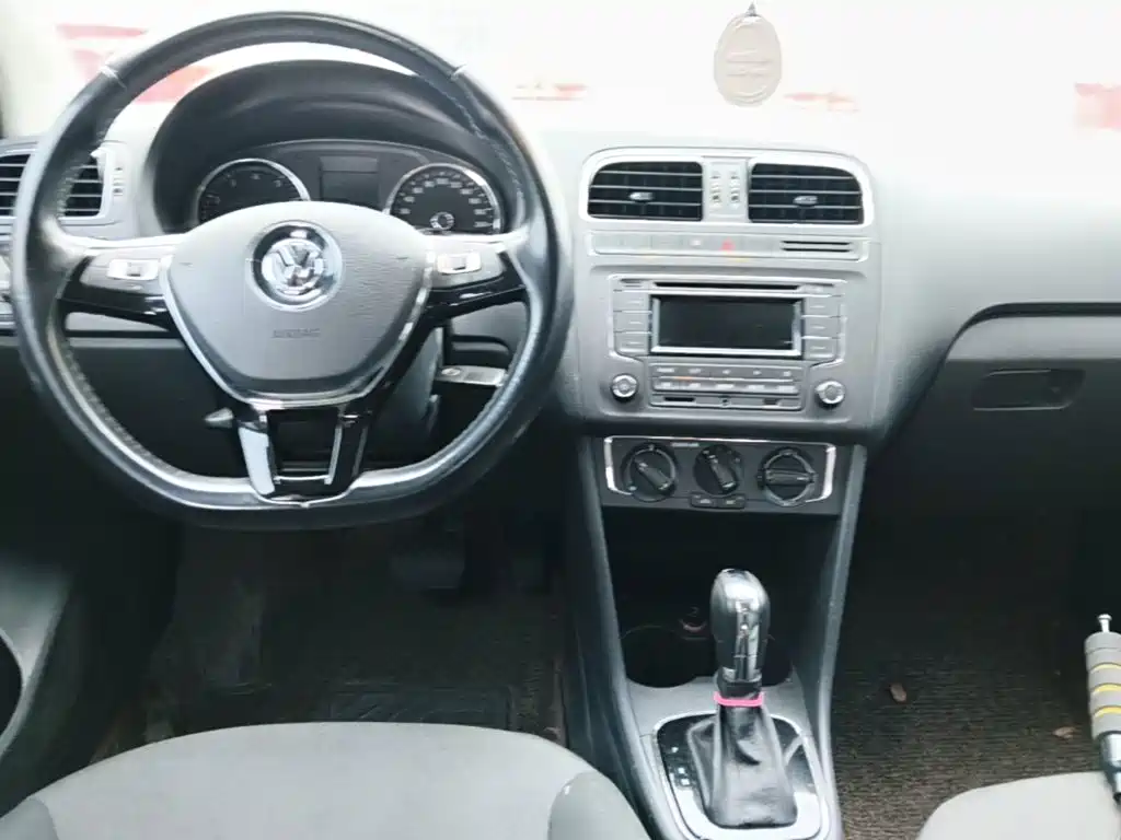 Volkswagen Polo — миниатюра 14