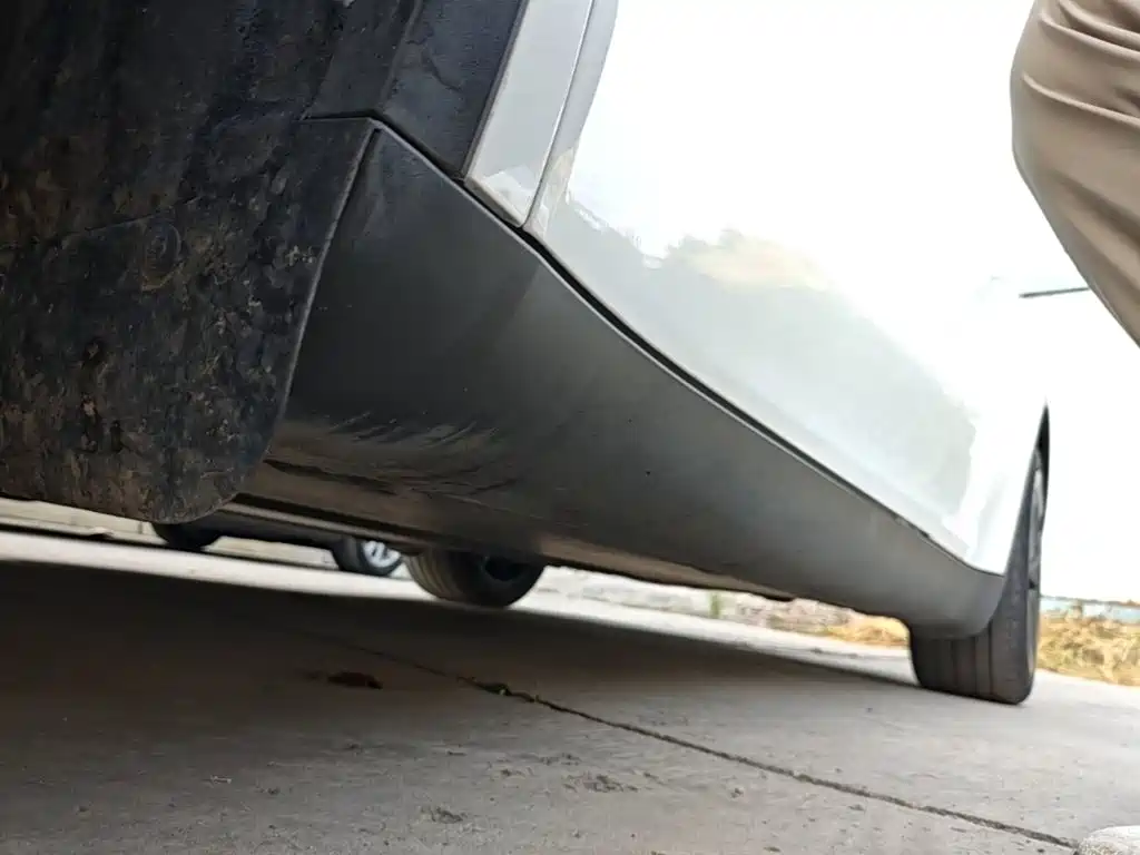 Tesla Model Y — миниатюра 22