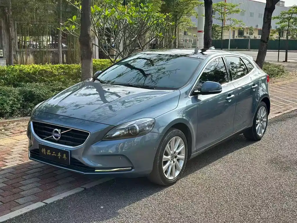 Volvo V40 2013
