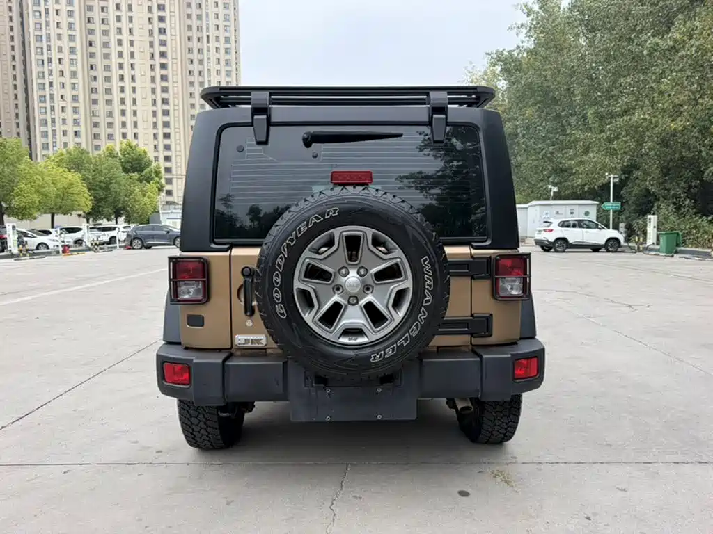 Jeep Wrangler — миниатюра 9