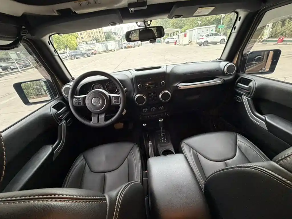 Jeep Wrangler — миниатюра 12