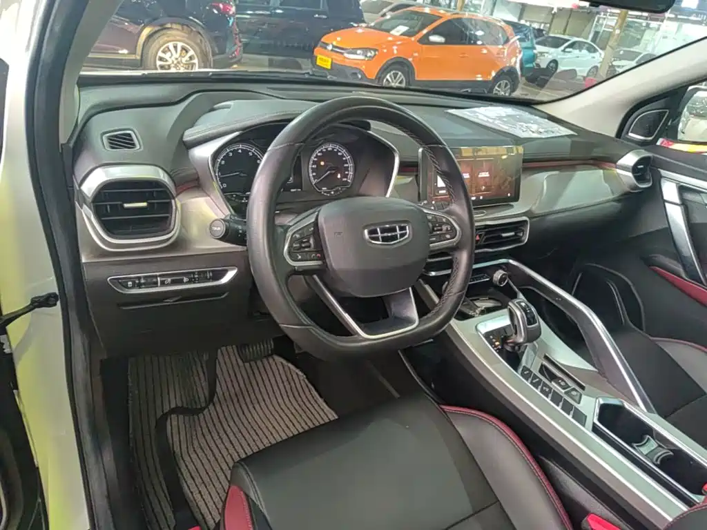 Geely Binyue — миниатюра 10