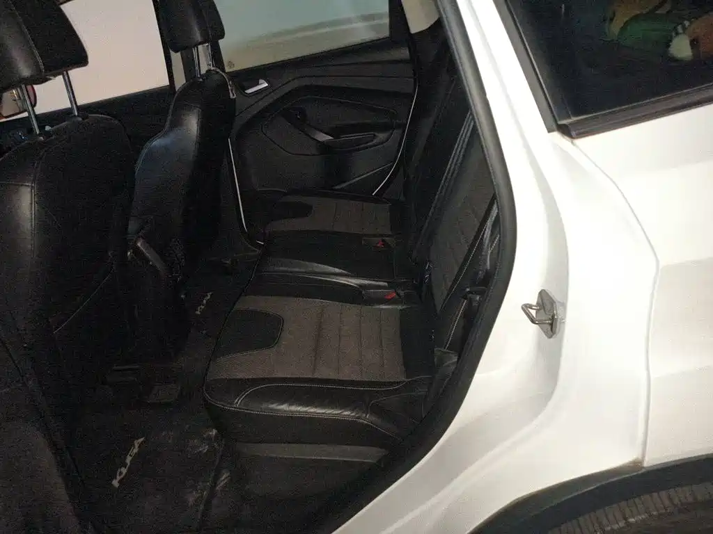 Ford Kuga — миниатюра 18