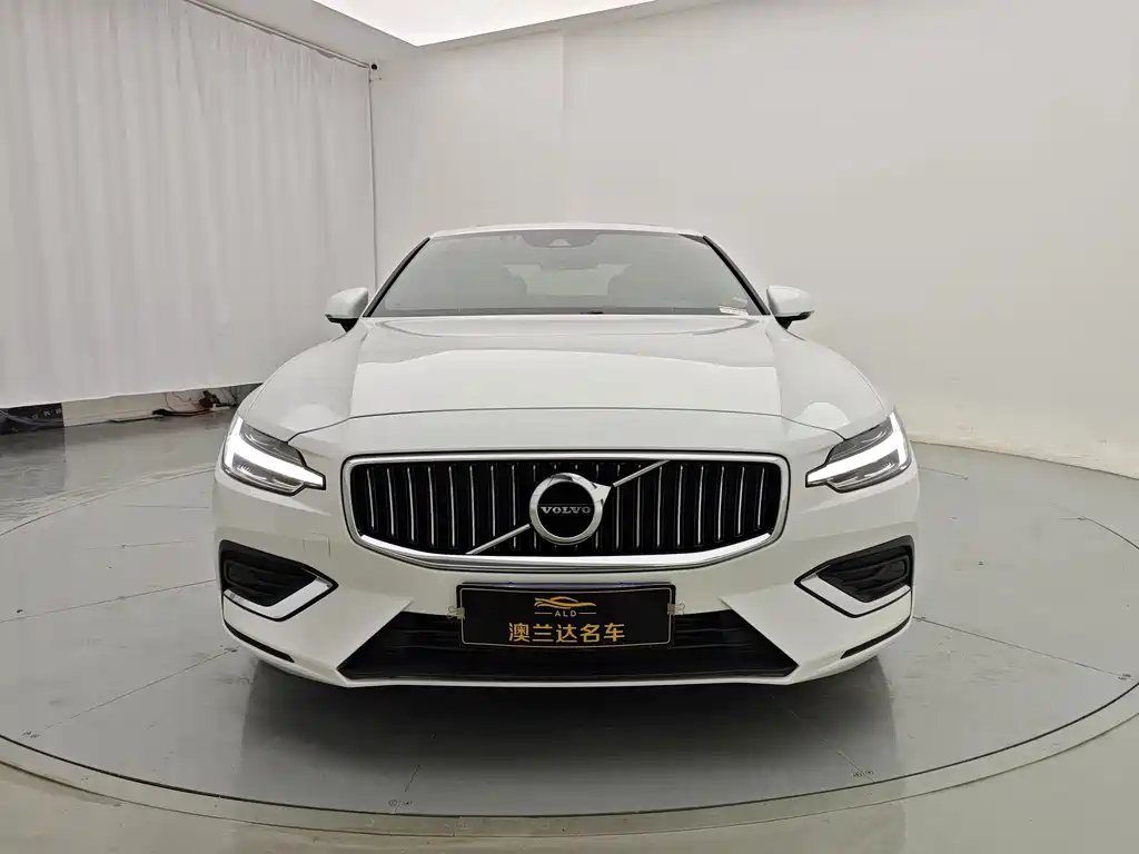 Volvo S60 — миниатюра 3