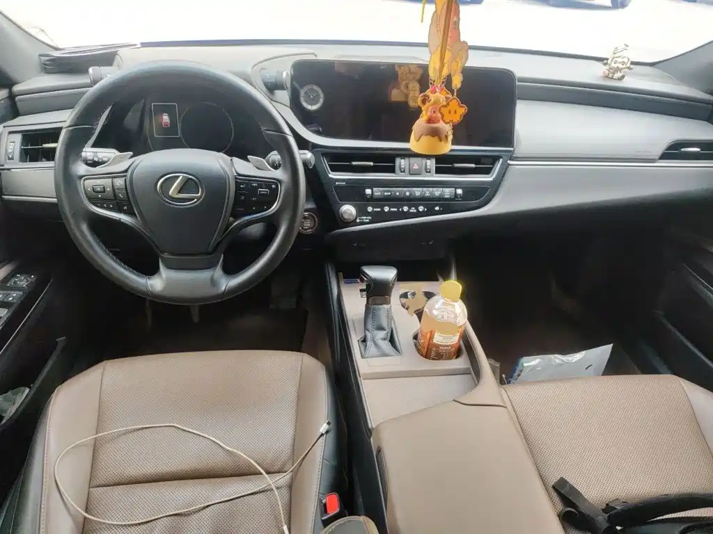 Lexus ES — миниатюра 5