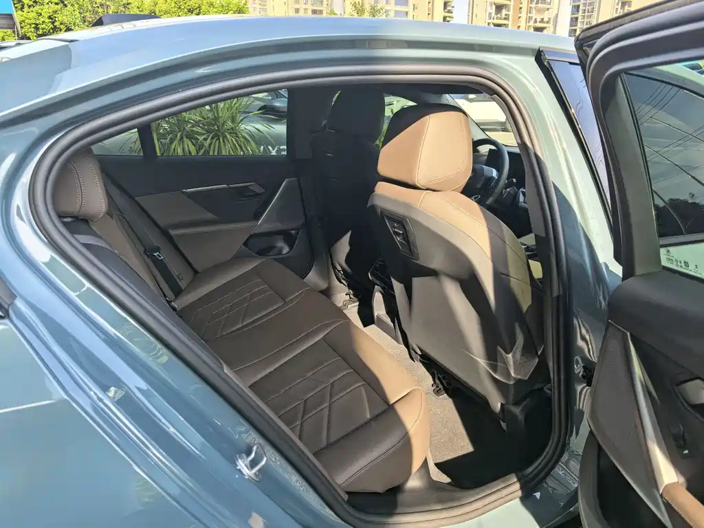BMW 5 Series (Import) — миниатюра 14